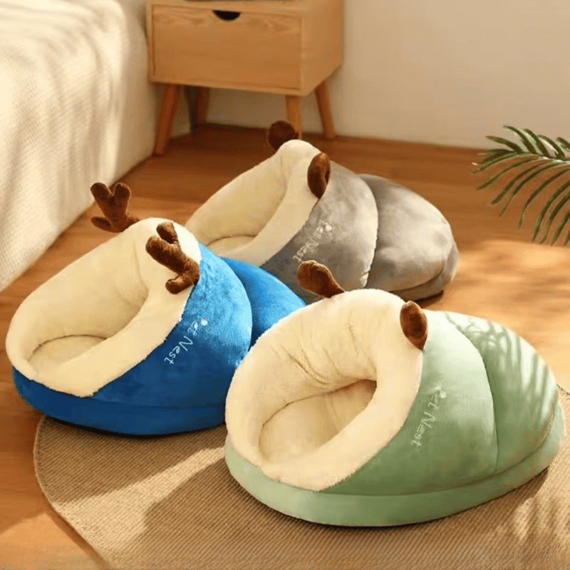 Cozy Slipper Dog Bed – Breathable, Foldable & Machine Washable Dog Bed / Cat Bed